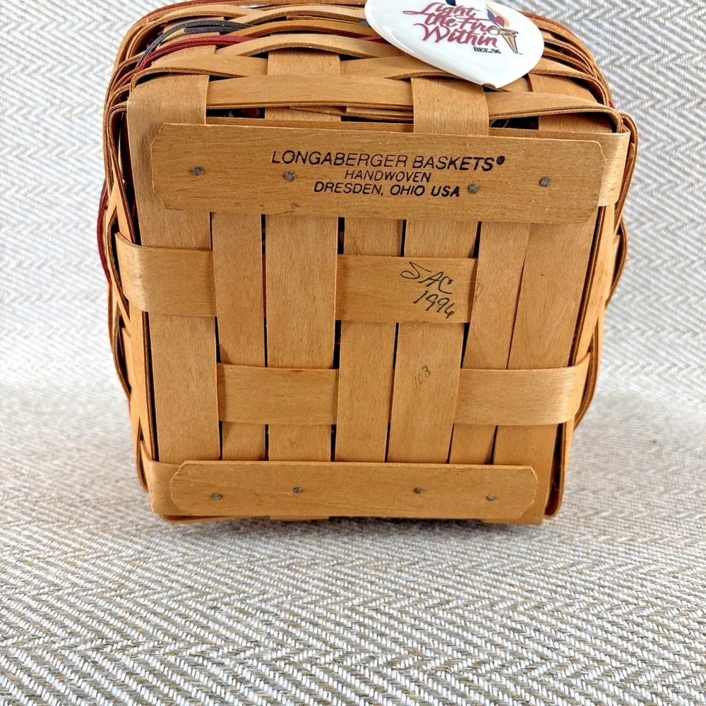 Longaberger 1996 Bee Basket Light The Fire Within  Liner and Protector Tie On